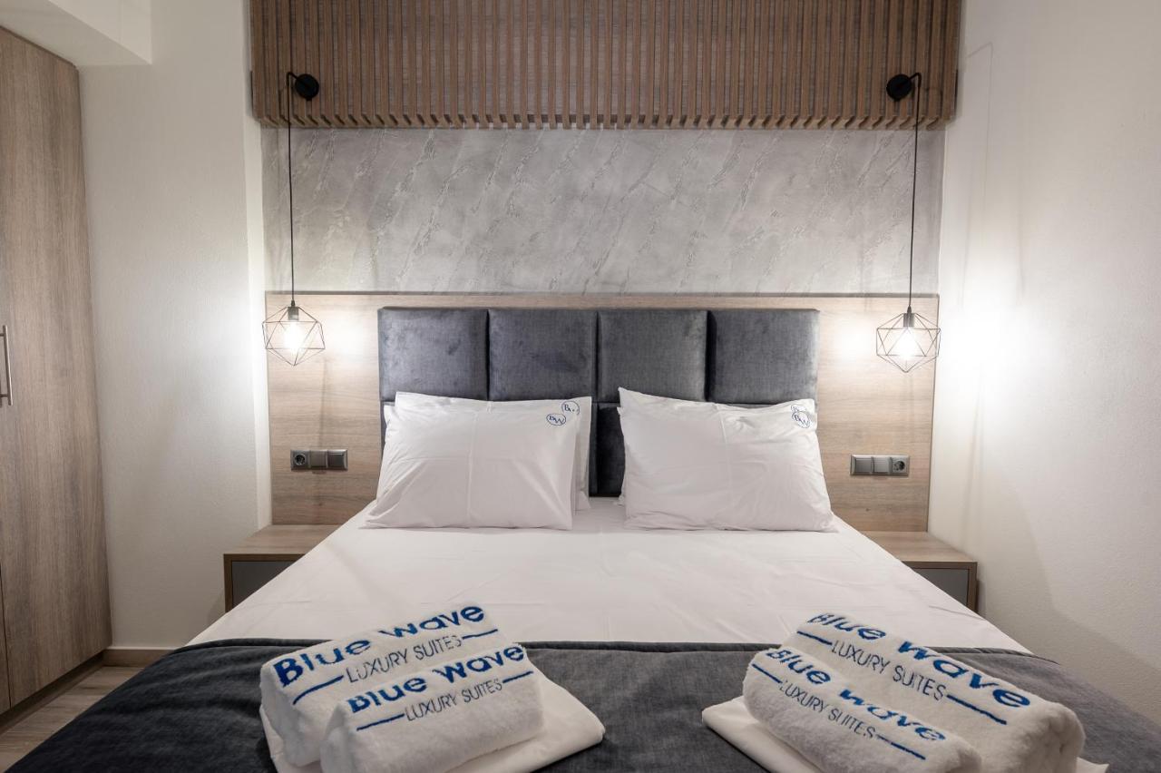 Blue Wave Luxury Suites Nea Iraklitsa エクステリア 写真