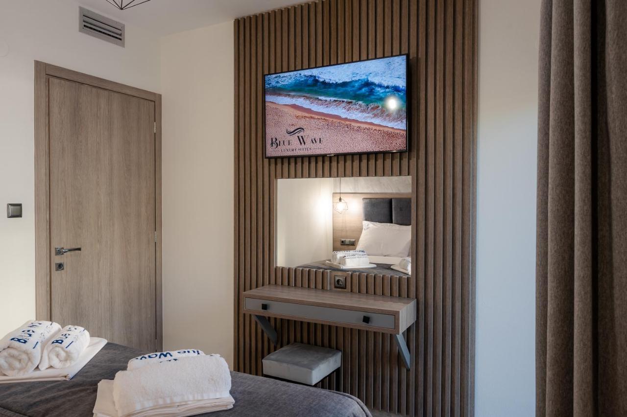 Blue Wave Luxury Suites Nea Iraklitsa エクステリア 写真