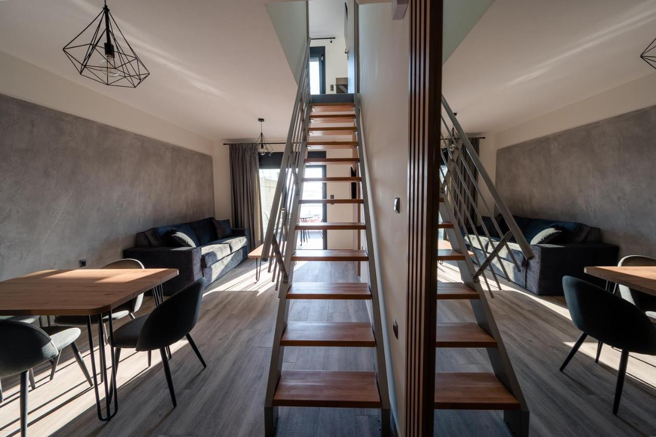 Blue Wave Luxury Suites Nea Iraklitsa エクステリア 写真