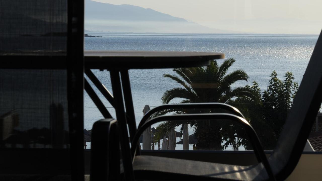 Blue Wave Luxury Suites Nea Iraklitsa エクステリア 写真