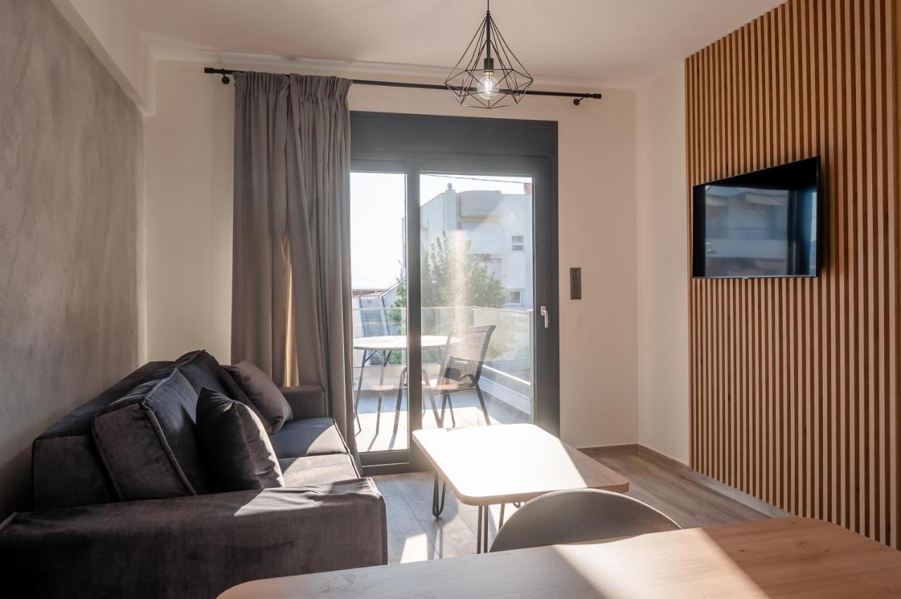 Blue Wave Luxury Suites Nea Iraklitsa エクステリア 写真