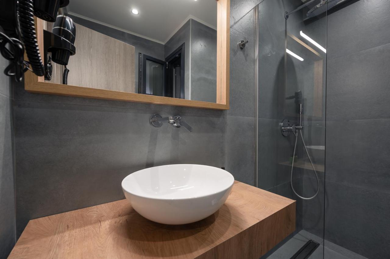 Blue Wave Luxury Suites Nea Iraklitsa 部屋 写真