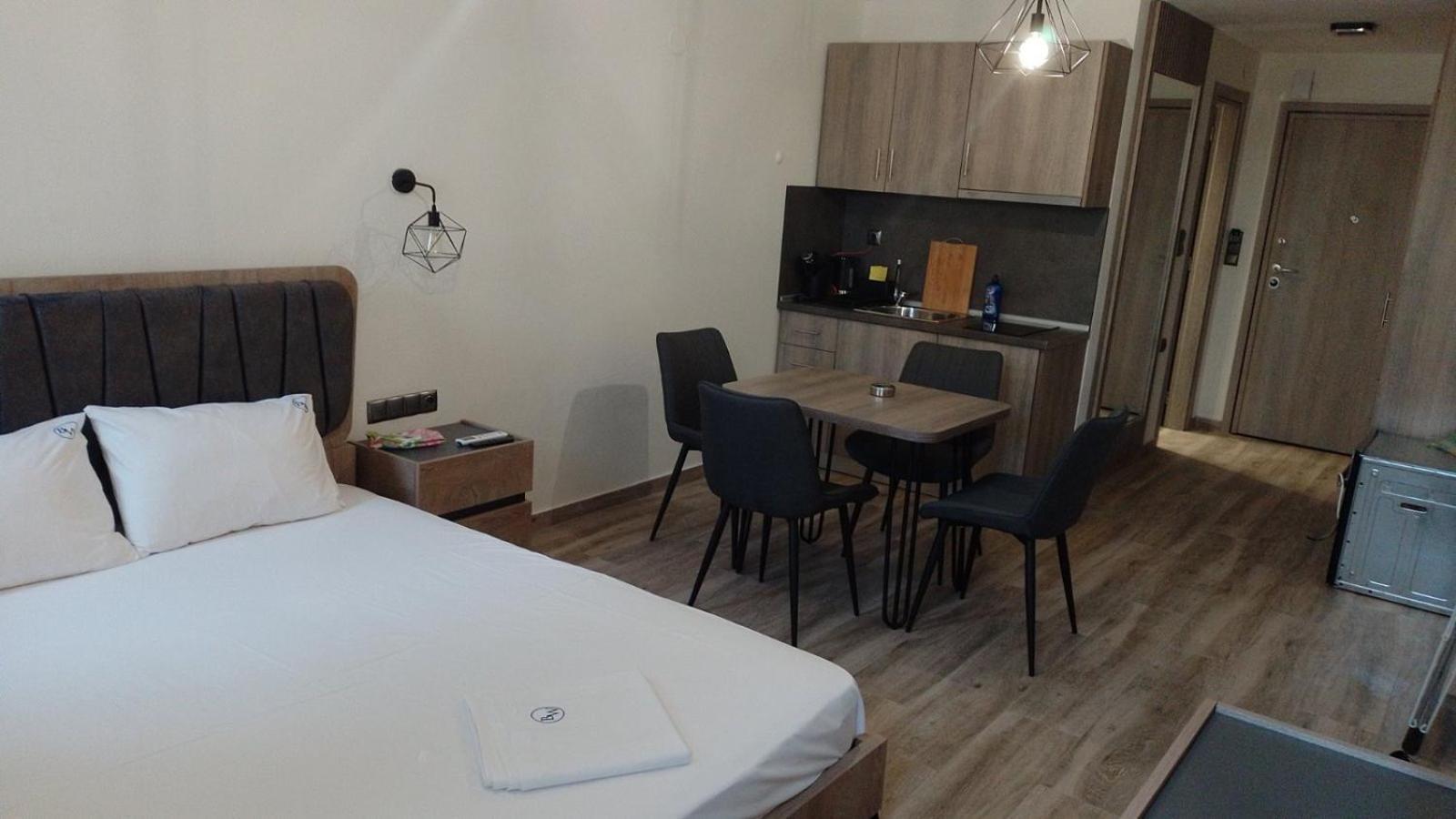 Blue Wave Luxury Suites Nea Iraklitsa 部屋 写真